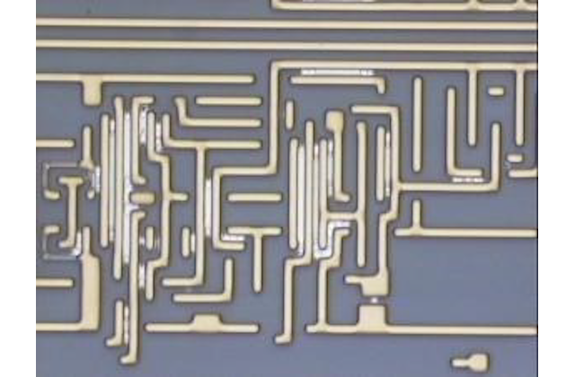 Примеры инспекции дефектов. Остатки фоторезиста